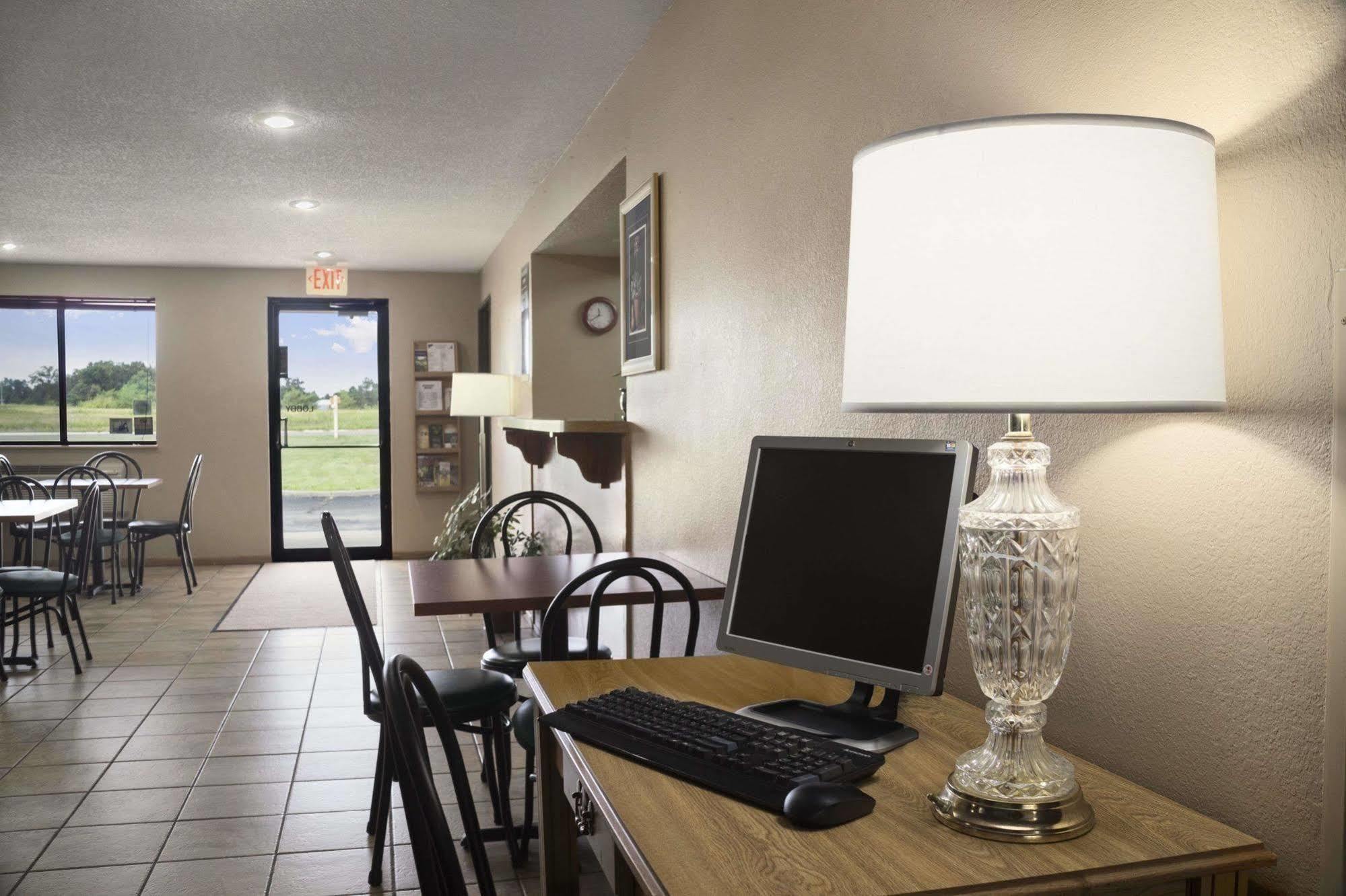 Super 8 By Wyndham Mayfield Exterior foto